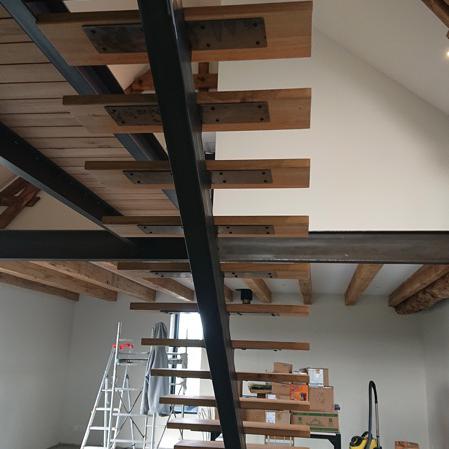 Escalier limon central 07